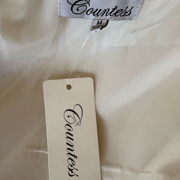 Countess White Faux Fur Jacket - Elegant Cream-White - Picture 5 of 6